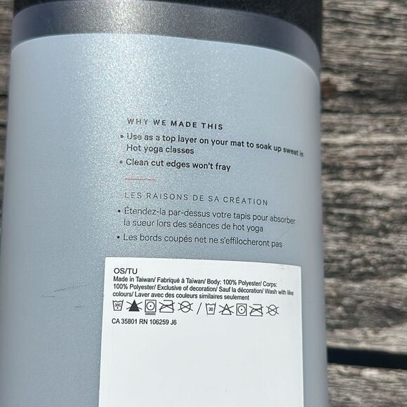 Lululemon The Towel Black NWT yoga - Picture 2 of 4